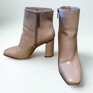 Jennifer Lopez Nude Heeled Boots
